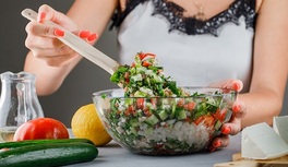 Cómo perder peso después de la menopausia con un entrenamiento aeróbico mínimo y una dieta mediterránea