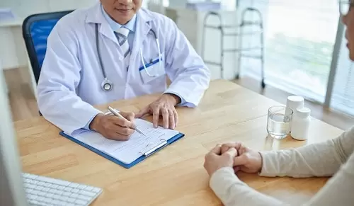 Un chip implantado en la cadera combate los síntomas de la menopausia Un chip implantado en la cadera combate los síntomas de la menopausia