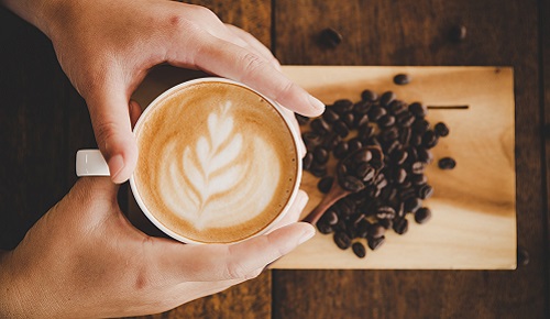 ¿El café agrava los síntomas de la menopausia?