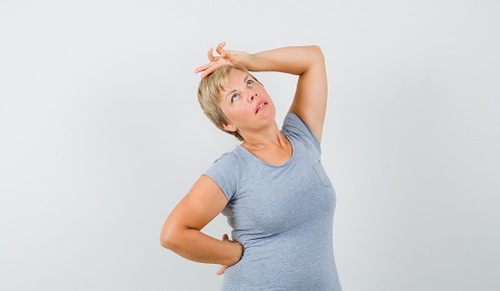 ¿Por qué cambia el olor de tu cuerpo en la menopausia?